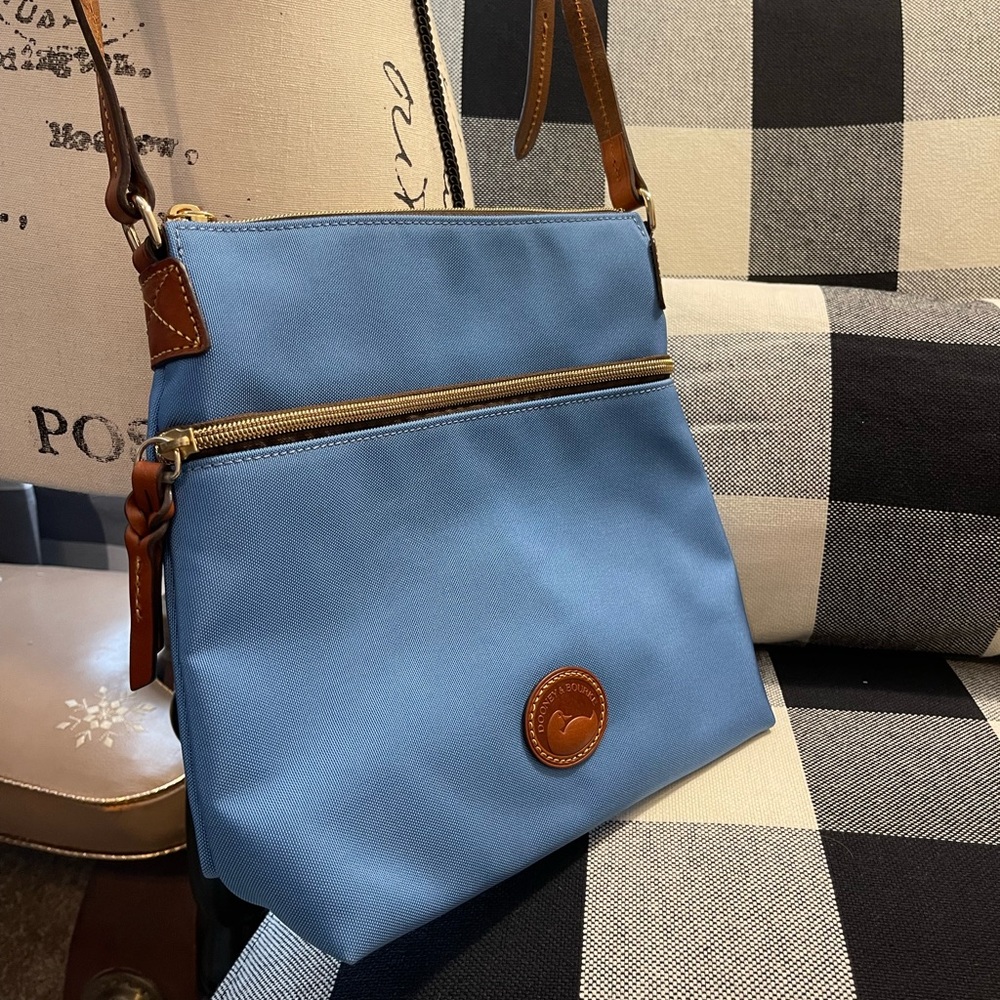 Dooney&Bourke Blue canvas crossbody bag like new!